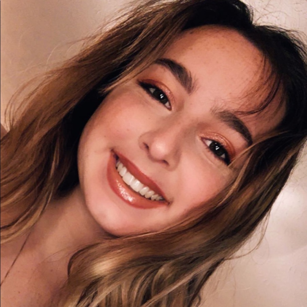 Meet your Posher, Chloe